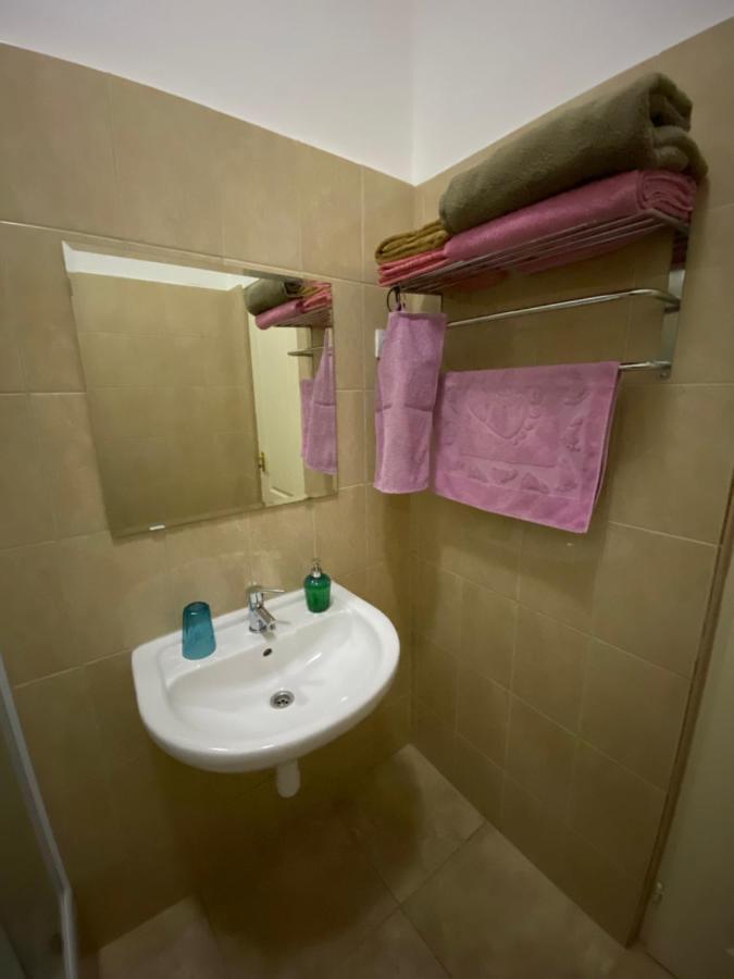 בודפשט Come & Stay Apartments And Rooms City Center מראה חיצוני תמונה
