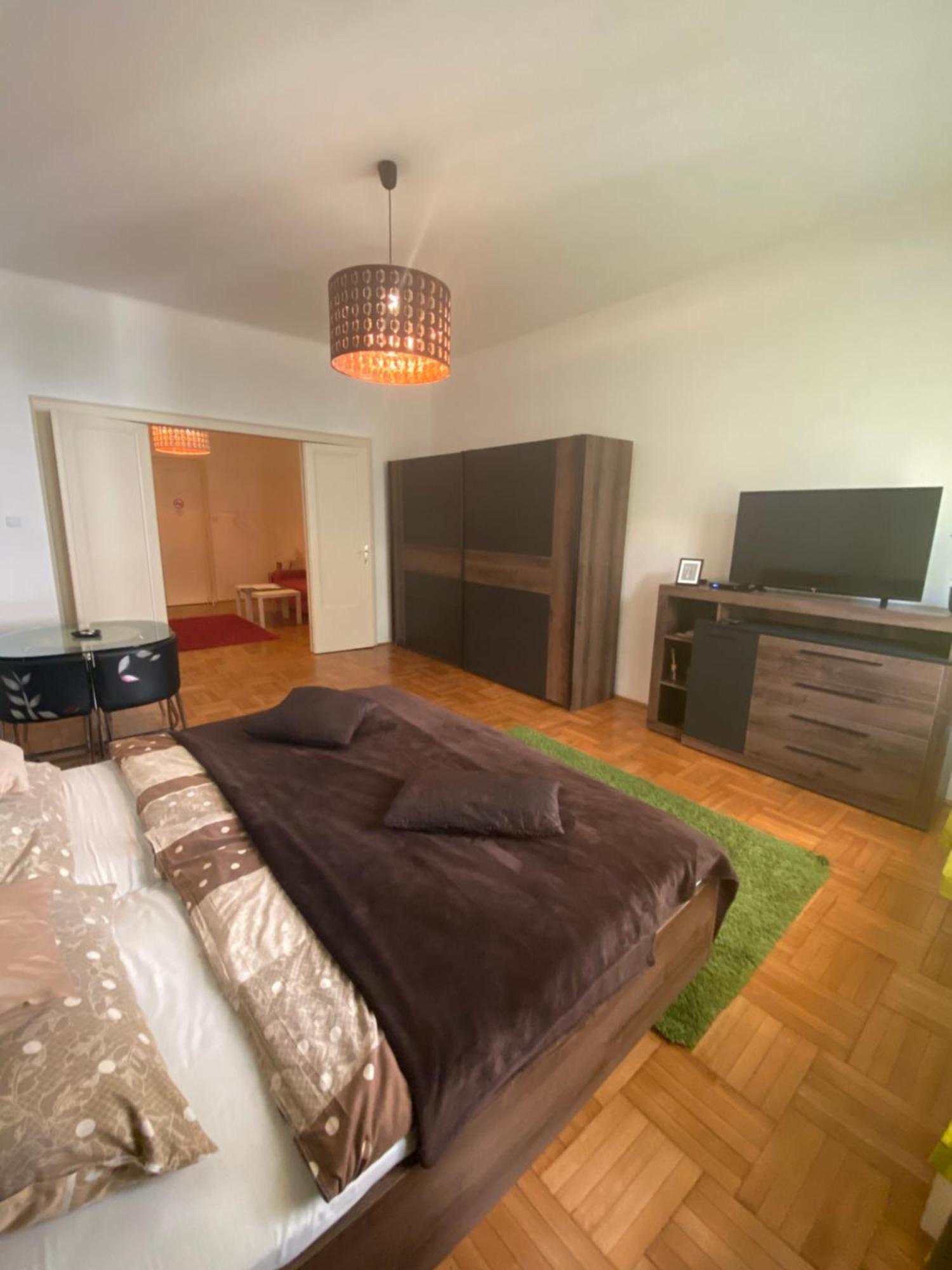 בודפשט Come & Stay Apartments And Rooms City Center מראה חיצוני תמונה