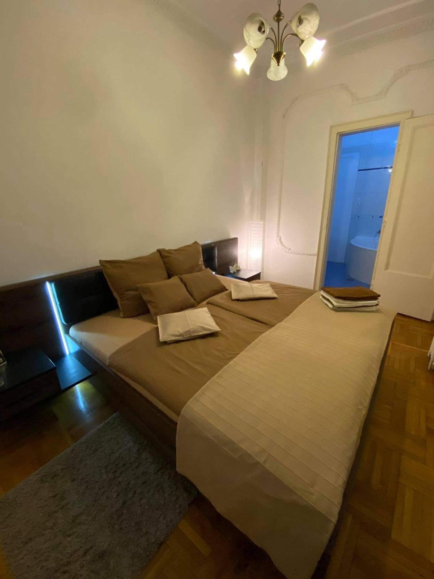 בודפשט Come & Stay Apartments And Rooms City Center מראה חיצוני תמונה