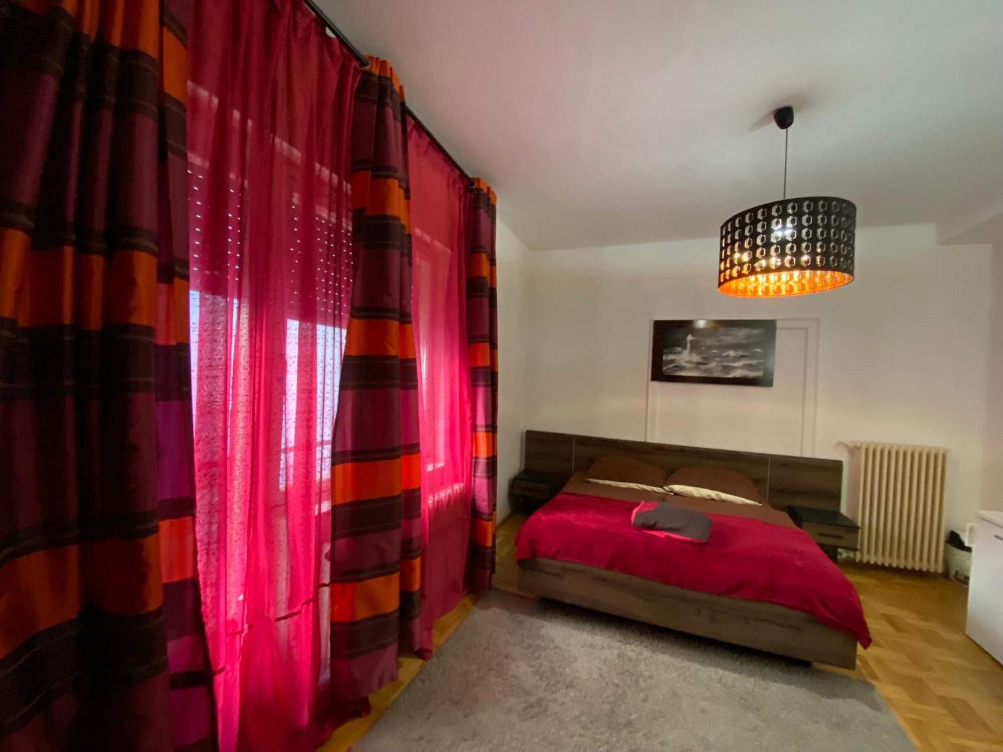 בודפשט Come & Stay Apartments And Rooms City Center מראה חיצוני תמונה
