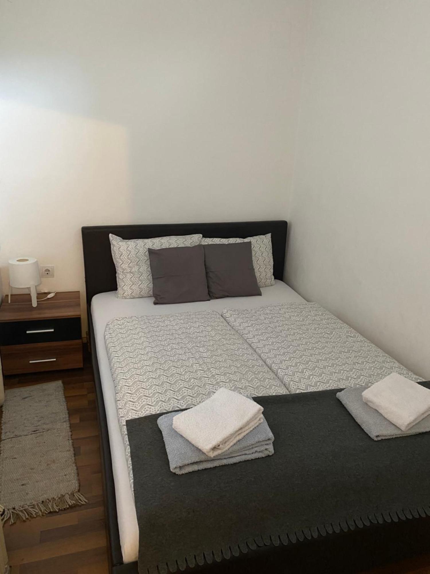 בודפשט Come & Stay Apartments And Rooms City Center מראה חיצוני תמונה